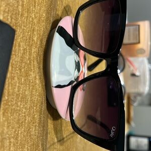 Beautiful cat eye Quay sunglasseses